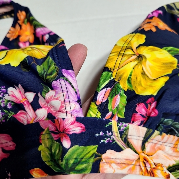 Kona Sol Adjustable Straps, Size M, Tropical Floral 🤩 - Picture 9 of 12